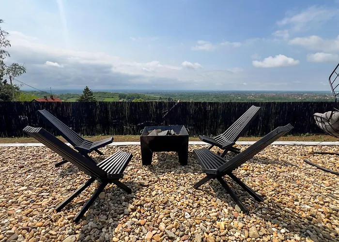 بيت للعطل Ruza Vetrova Mislodin